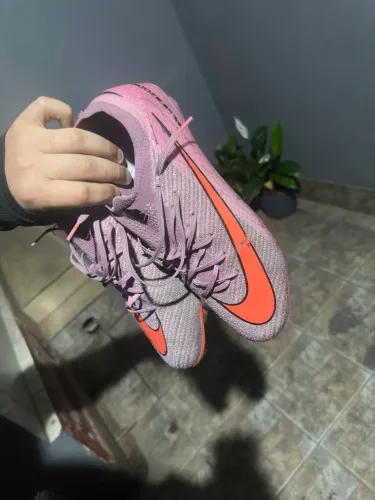 Chuteira Nike mercurial