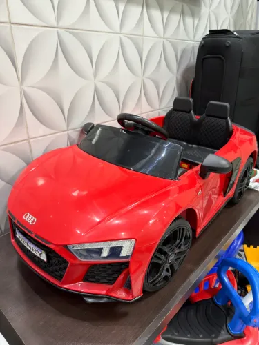 Carro Elétrico Infantil Audi TT RS c/ Controle Remoto