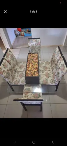 Conjunto de mesa com 6 cadeiras 