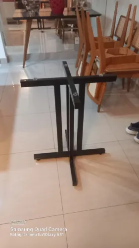 Base de Mesa de Jantar Grécia para tampo de vidro/pedra até 100/100, cor preto, metal.
