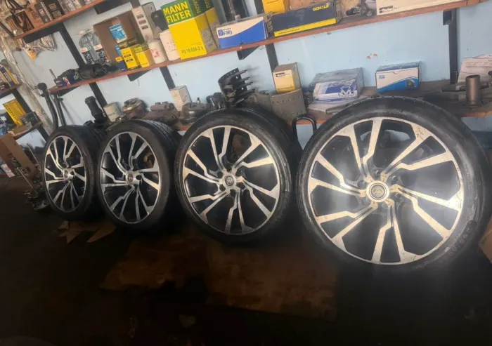 Rodas aro 22 Toyota