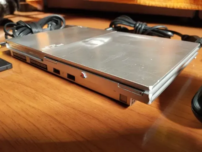 Playstation 2 Slim - Prata