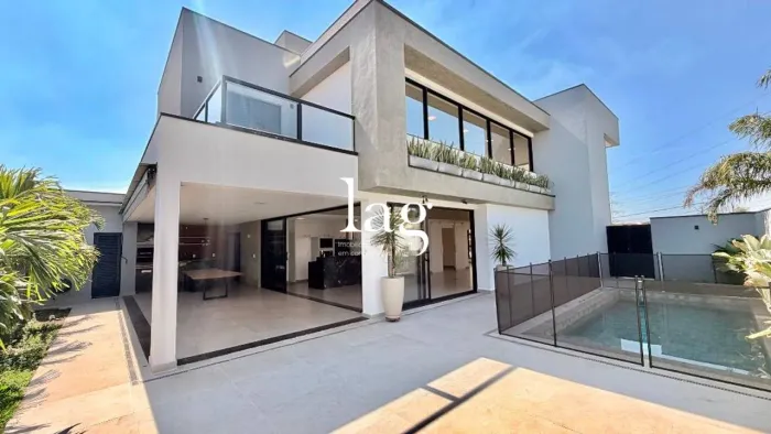 Sobrado à venda com 3 quartos , sendo todos suítes, 359 m²- Condomínio Campos do Conde - S