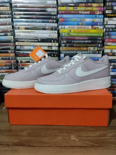 Tênis Nike Air force One lilás, original, N° 38, nunca usado e acompanha a caixa.