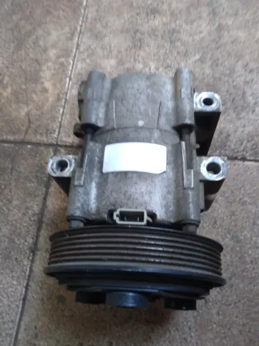 Compressor Ar Condicionado Ford Fiesta.