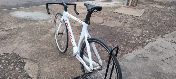 Bicicleta de pista em carbono