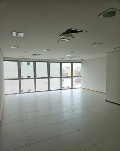 Sala Comercial no Centro Histórico | Vista para o Guaíba | 46m²
