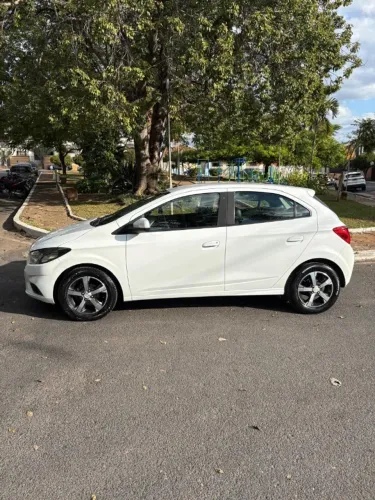Chevrolet Onix Hatch LTZ 1.4 8V Flex Mec. 4P 2018