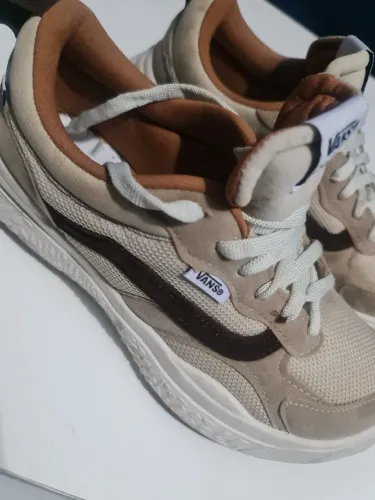 Tênis Vans Utrarange bege
