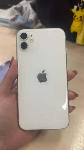 iPhone 11 - 128 GB / 80% de bateria