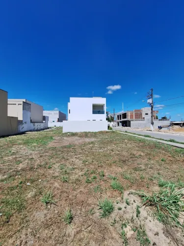 Vendo Lote de esquina com 218m2 no Condomínio Alpha Jardins, na rua do Ceasa Tabuleiro do 