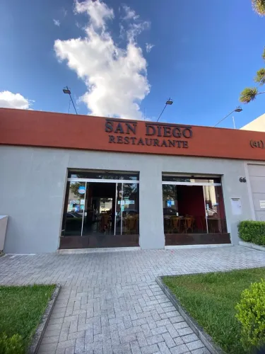 VENDO RESTAURANTE COM ESTRUTURA PARA PIZZARIA E CHURRASCARIA