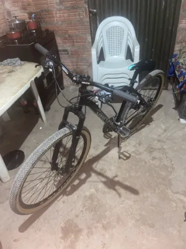 Bicicleta aro 29 semi nova um mês de comprada