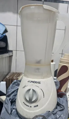 Liquidificador usado, porém super funcionando.