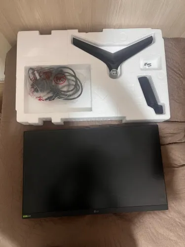 Monitor LGultragear (tela quebrada)