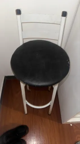 Cadeira Banqueta Alta Balcão / Bistrô - Barata