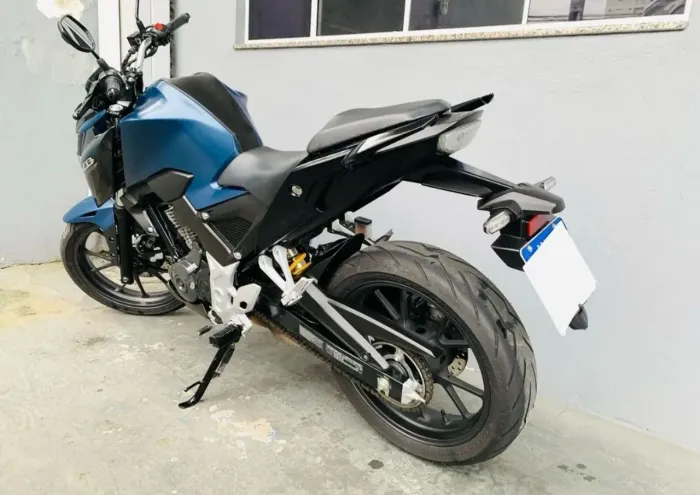 Honda CB300F 2025