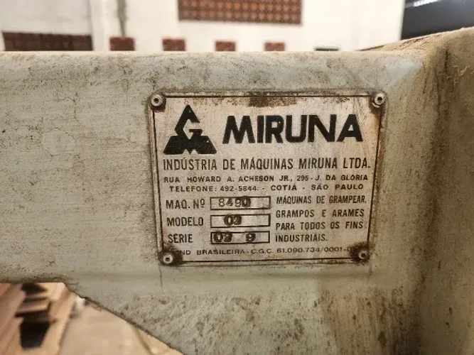 Grampeadeira de caixas de papelao Minura