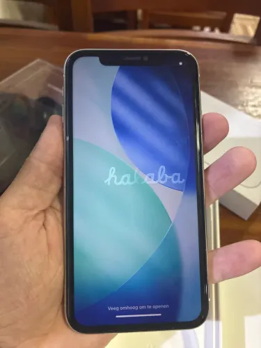 IPHONE 11 73% bateria (sem nenhum detalhe)
