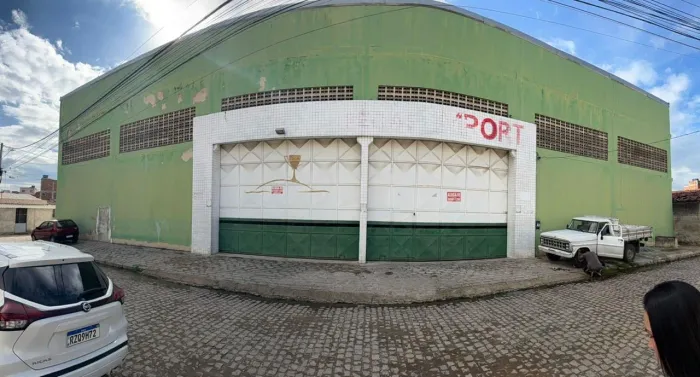 Alugo galpão em Caruaru