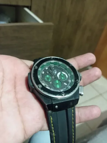 Relógio hublot f1 não sei quantos custa vem com as propostas