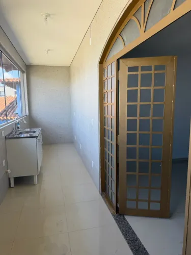 Alugo Apartamento Espaçoso c/ Suíte Master e Banheira - Proprietária Aluga