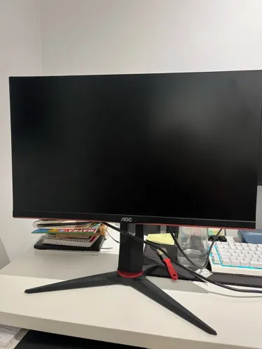 Monitor AOC 24 144 Hz com defeito
