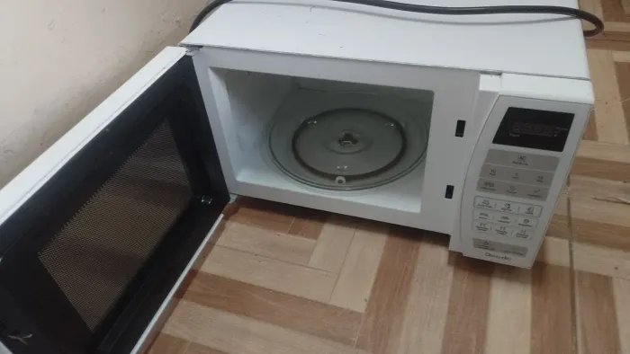 MICROONDAS ELETROLUX 20 LITROS 