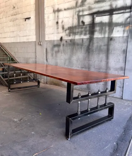 Mesa viking exclusiva e única