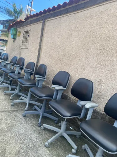 Cadeiras ergonômicas giratórias com 4 regulagens