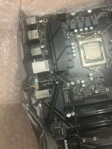 Placa-mãe GIGABYTE B560M DS3H AC LGA1200 Intel B560 SATA 6Gb/s Micro ATX