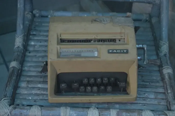 calculadora mecânica vintage da marca Facit C1-13