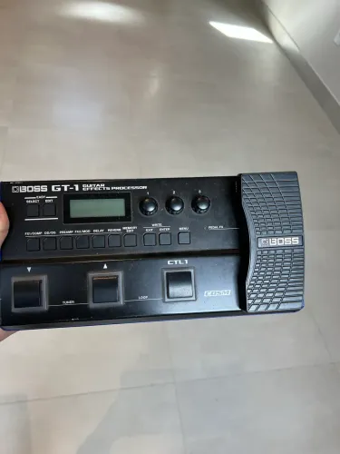 Pedaleira de guitarra GT1 Boss