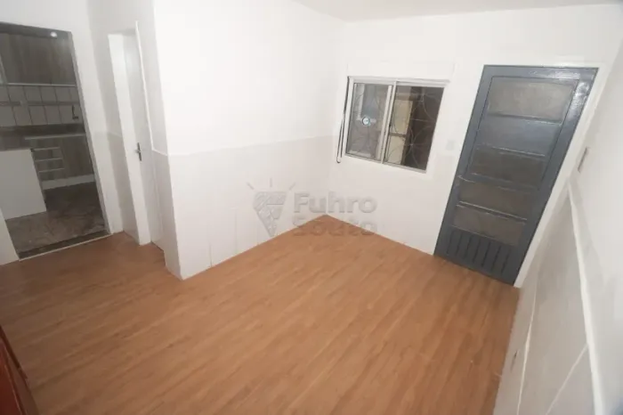 Apartamento de 2 dormitórios no Condomínio Village III - Excelente localização na Avenida