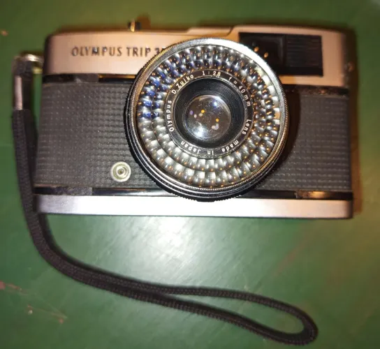 Antiga Máquina fotográfica Olympus trip, no estado. Visite meu perfil,+ itens a venda