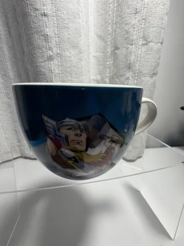 Caneca Marvel Heróis vs Vilões Thor