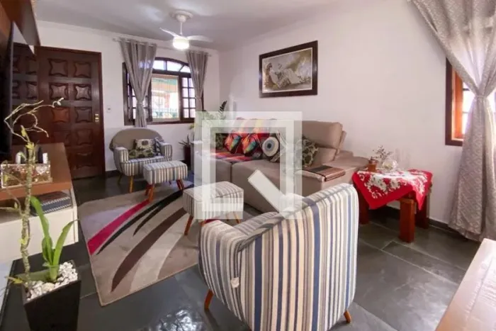 Casa à Venda - Centro, 3 Quartos, 330 m2
