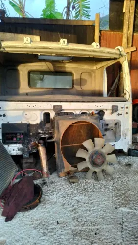 Cabine chassi motor x10 e peças constellation.