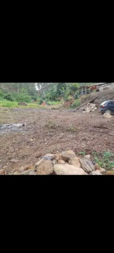 São dois lotes localizados na divisa de venda nova e Afonso Claudio