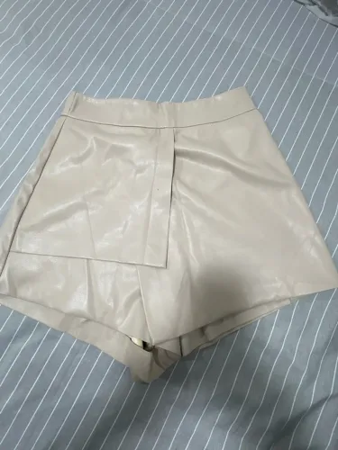 Short saia couro fake