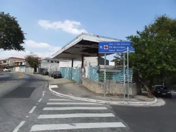 Loja em posto na Rua Conde Moreira Lima, 397 687 m²