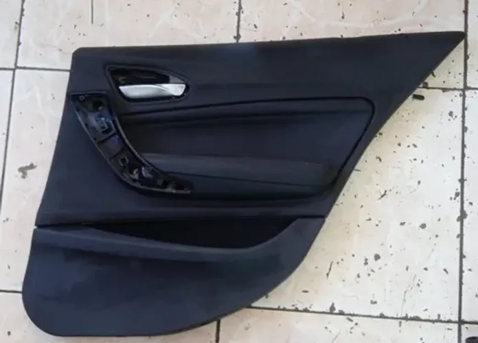 Forro Da Porta Traseira Direita Bmw 135i 2015