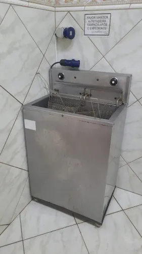 Fritadeira Elétrica Industrial 30 Litros Inox Água e Óleo 220v