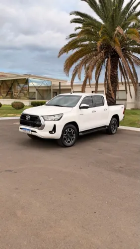 Toyota Hilux CD SR 4X4 2.8 TDI Diesel Aut. 2021