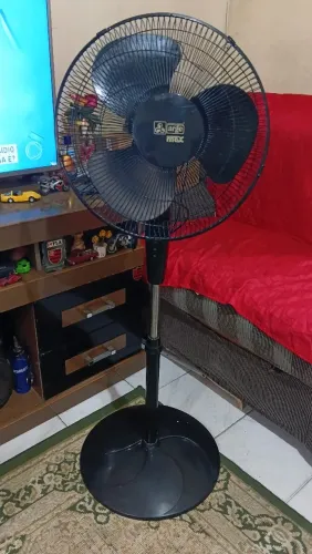 Vende se ventilador de 40cm turbo tripé ou coluna