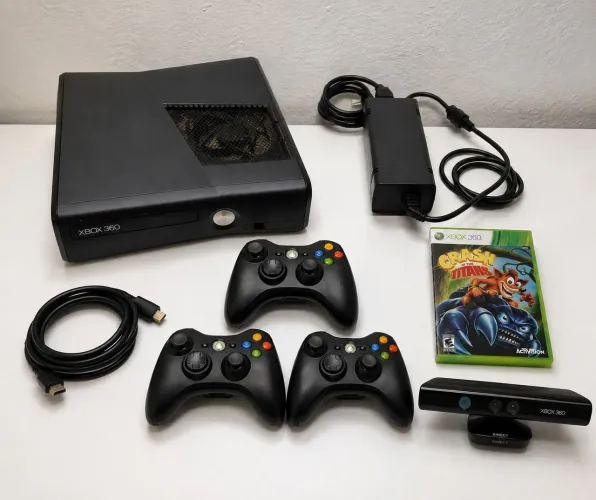 Xbox 360 Slim + Kinect + 3 Controles + Crash | Funcionando