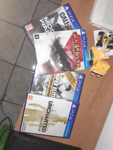 Ps4 slim  1t  3 manete  6 jogos 