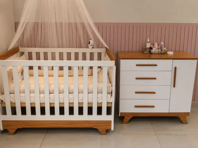 Berço e Cômoda de Bebê