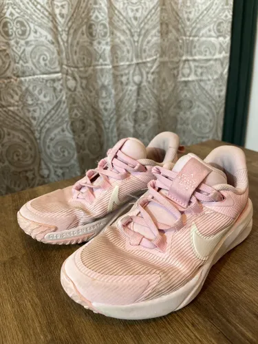 Tênis infantil Nike - Numeração 30