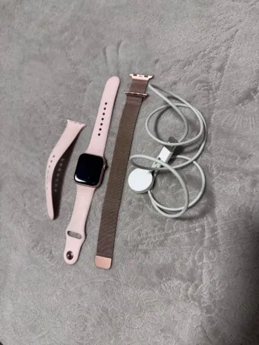 Apple watch series 4, 40mm.